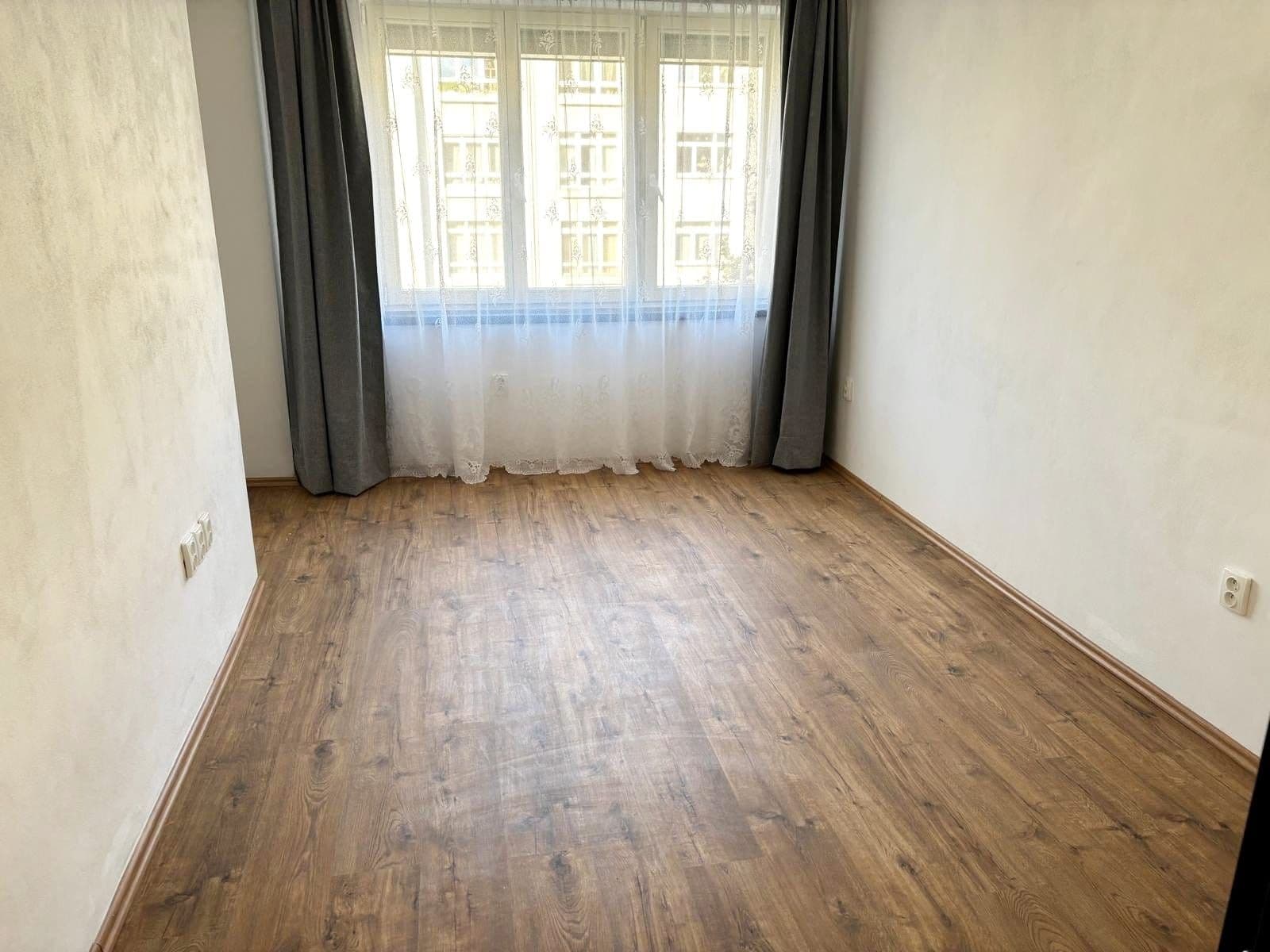 Pronájem bytu 3+1 84 m², Lvovská, Praha, Praha Pronájem bytu 3+1 84 m², Lvovská, Praha, Praha