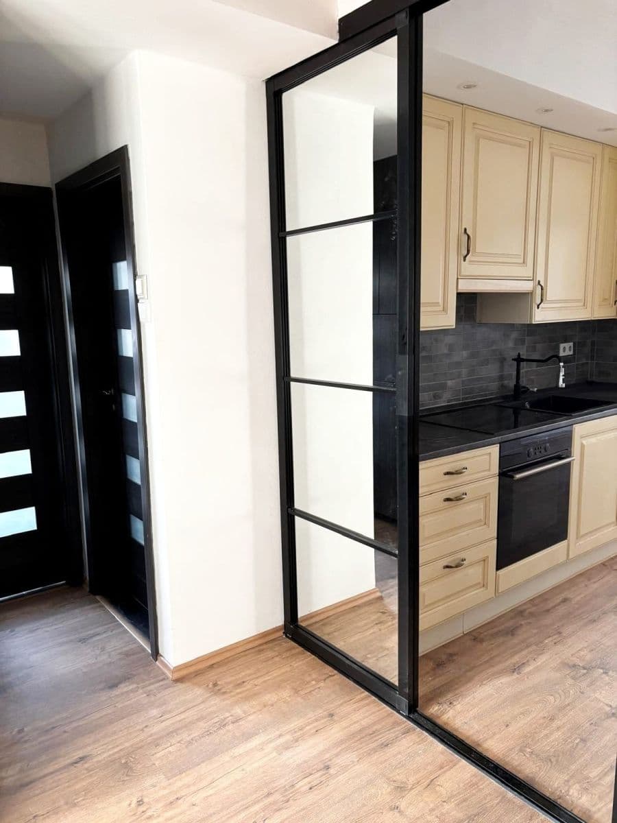 Pronájem bytu 3+1 84 m², Lvovská, Praha, Praha Pronájem bytu 3+1 84 m², Lvovská, Praha, Praha