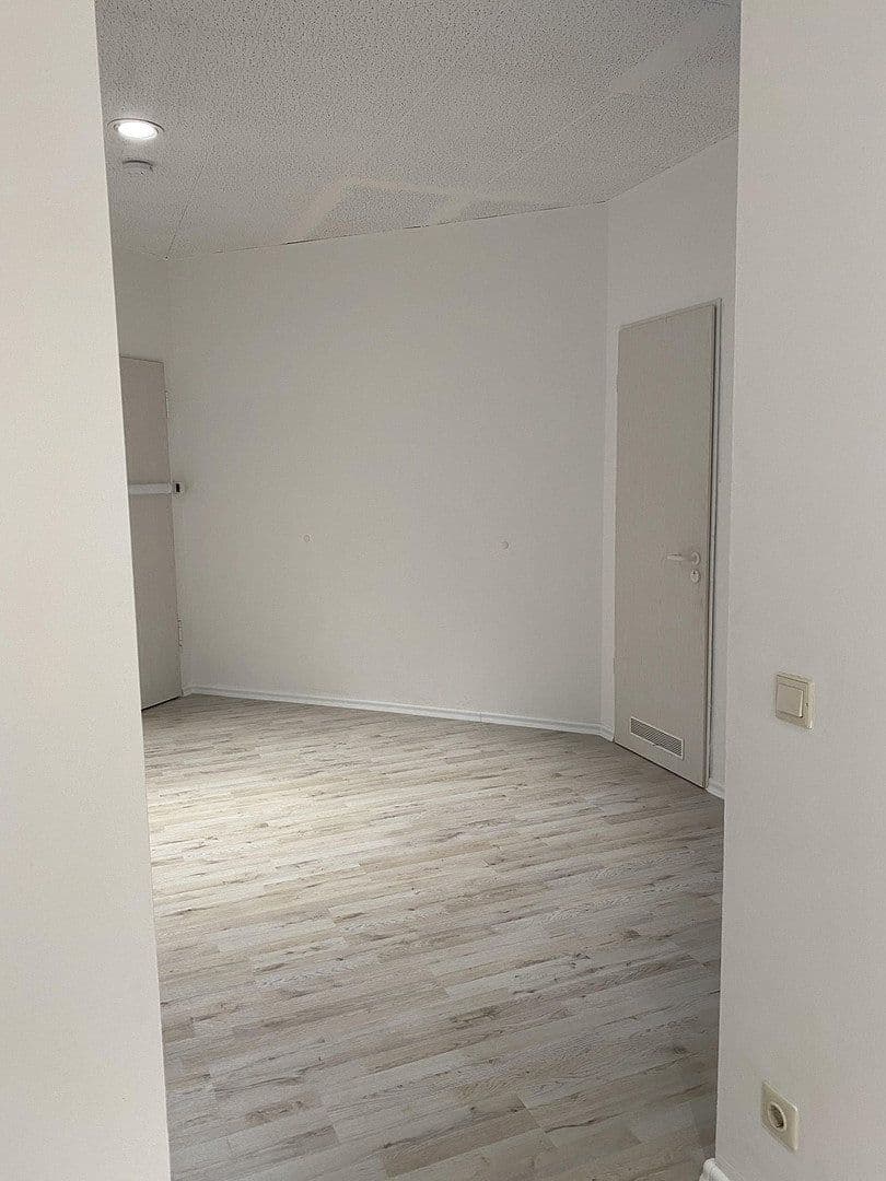Pronájem bytu 3+1 89 m², Ernst Thälmann Str. 39, Heidenau, Sasko Pronájem bytu 3+1 89 m², Ernst Thälmann Str. 39, Heidenau, Sasko