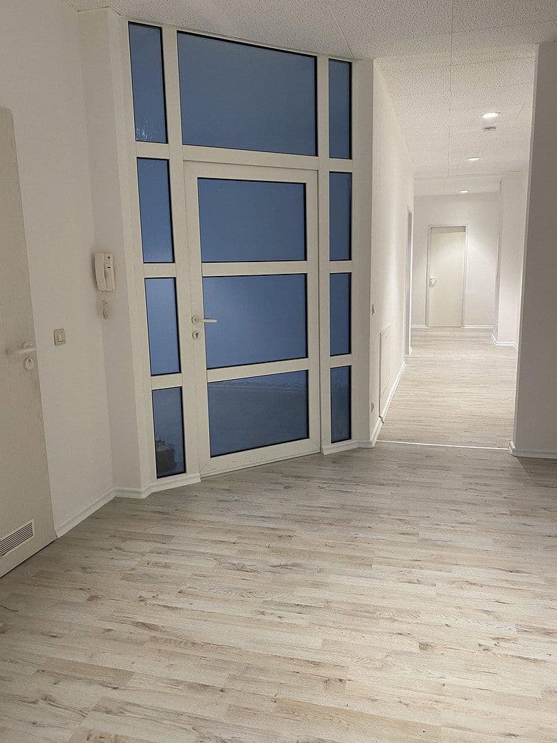 Pronájem bytu 3+1 89 m², Ernst Thälmann Str. 39, Heidenau, Sasko Pronájem bytu 3+1 89 m², Ernst Thälmann Str. 39, Heidenau, Sasko