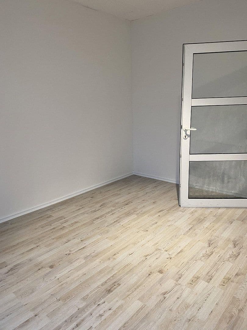 Pronájem bytu 3+1 89 m², Ernst Thälmann Str. 39, Heidenau, Sasko Pronájem bytu 3+1 89 m², Ernst Thälmann Str. 39, Heidenau, Sasko