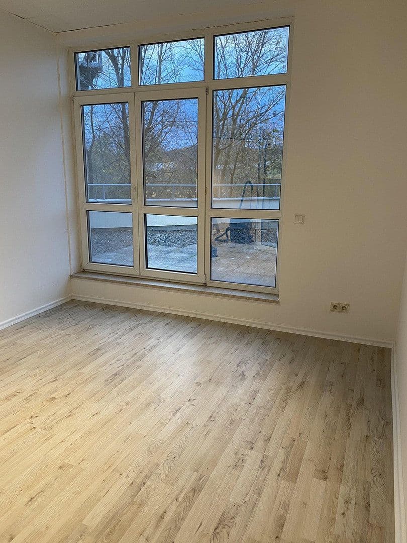Pronájem bytu 3+1 89 m², Ernst Thälmann Str. 39, Heidenau, Sasko Pronájem bytu 3+1 89 m², Ernst Thälmann Str. 39, Heidenau, Sasko