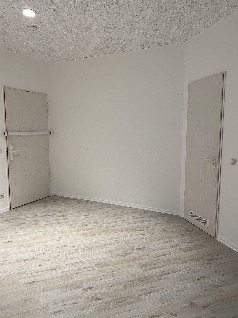 Pronájem bytu 3+1 89 m², Ernst Thälmann Str. 39, Heidenau, Sasko Pronájem bytu 3+1 89 m², Ernst Thälmann Str. 39, Heidenau, Sasko