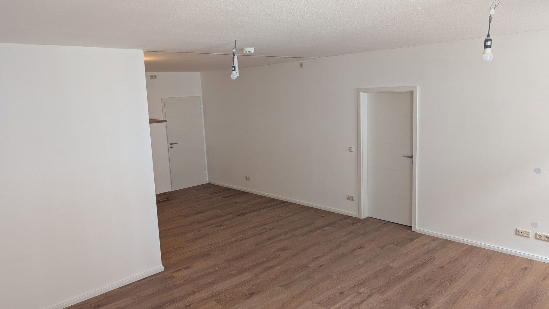 Pronájem bytu 3+1 85 m², Tribseer Straße 10, Stralsund, Mecklenburg-Vorpommern Pronájem bytu 3+1 85 m², Tribseer Straße 10, Stralsund, Mecklenburg-Vorpommern