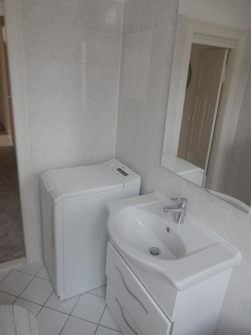 Pronájem bytu 2+1 59 m², Schenkestraße 3, Karlshorst, Berlín Pronájem bytu 2+1 59 m², Schenkestraße 3, Karlshorst, Berlín