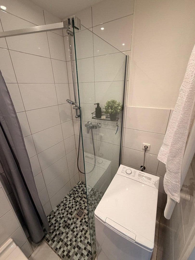 Pronájem bytu 2+1 34 m², Nordstraße, Köln, Severní Porýní-Vestfálsko Pronájem bytu 2+1 34 m², Nordstraße, Köln, Severní Porýní-Vestfálsko