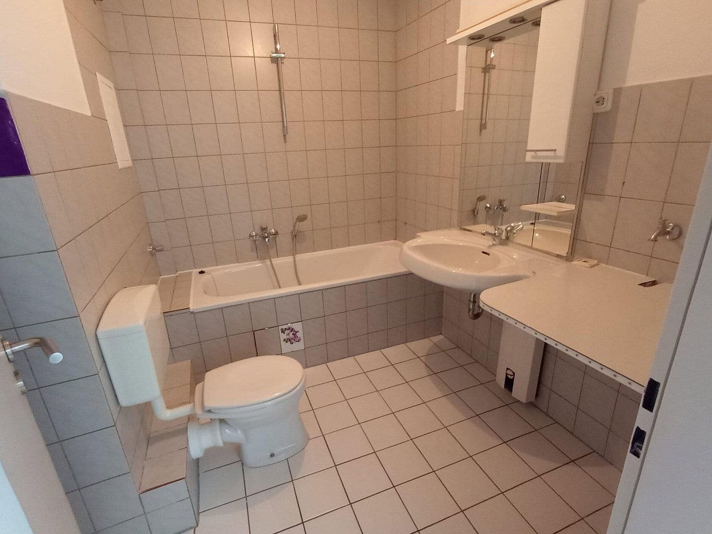 Pronájem bytu 3+1 70 m², Helmholtzplatz 5, Essen, Severní Porýní-Vestfálsko Pronájem bytu 3+1 70 m², Helmholtzplatz 5, Essen, Severní Porýní-Vestfálsko