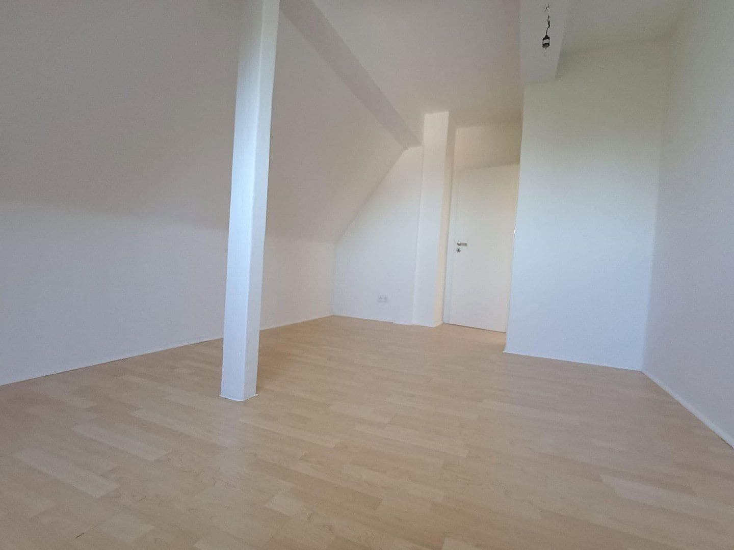 Pronájem bytu 3+1 70 m², Helmholtzplatz 5, Essen, Severní Porýní-Vestfálsko Pronájem bytu 3+1 70 m², Helmholtzplatz 5, Essen, Severní Porýní-Vestfálsko