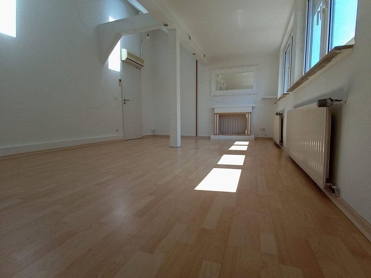 Pronájem bytu 3+1 70 m², Helmholtzplatz 5, Essen, Severní Porýní-Vestfálsko Pronájem bytu 3+1 70 m², Helmholtzplatz 5, Essen, Severní Porýní-Vestfálsko
