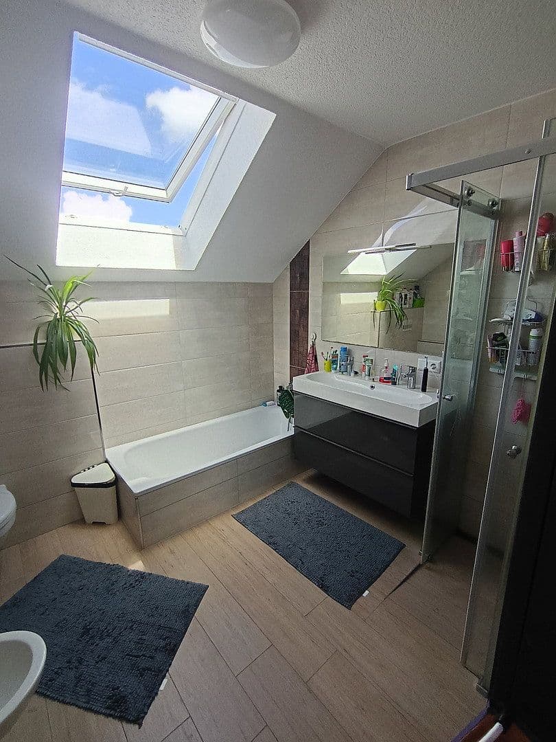 Prodej domu 124 m², pozemek 260 m², Öhringen, Bádensko-Württembersko Prodej domu 124 m², pozemek 260 m², Öhringen, Bádensko-Württembersko