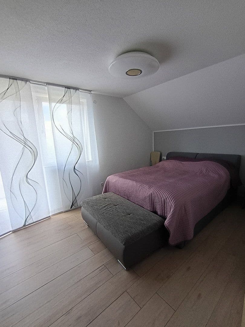 Prodej domu 124 m², pozemek 260 m², Öhringen, Bádensko-Württembersko Prodej domu 124 m², pozemek 260 m², Öhringen, Bádensko-Württembersko
