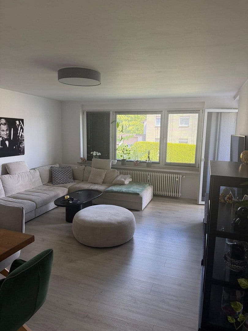Pronájem bytu 3+1 78 m², Stettiner Str. 2, Horn-Bad Meinberg, Severní Porýní-Vestfálsko Pronájem bytu 3+1 78 m², Stettiner Str. 2, Horn-Bad Meinberg, Severní Porýní-Vestfálsko