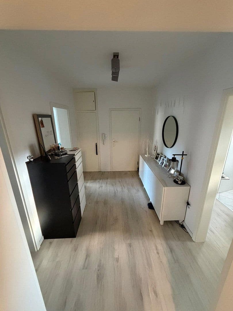 Pronájem bytu 3+1 78 m², Stettiner Str. 2, Horn-Bad Meinberg, Severní Porýní-Vestfálsko Pronájem bytu 3+1 78 m², Stettiner Str. 2, Horn-Bad Meinberg, Severní Porýní-Vestfálsko