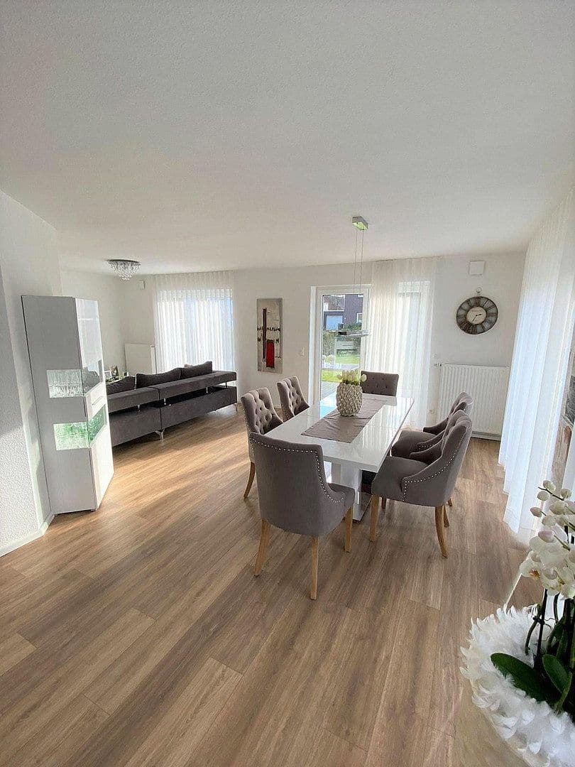 Pronájem domu 127 m², pozemek 466 m², Emstek, Dolní Sasko Pronájem domu 127 m², pozemek 466 m², Emstek, Dolní Sasko