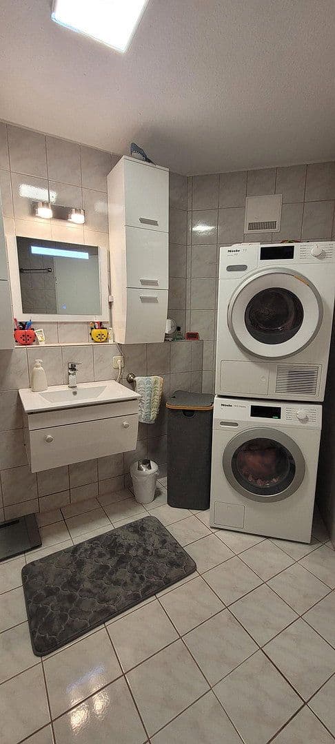 Prodej bytu 3+1 83 m², Aalenerstraße 24, Leonberg, Bádensko-Württembersko Prodej bytu 3+1 83 m², Aalenerstraße 24, Leonberg, Bádensko-Württembersko