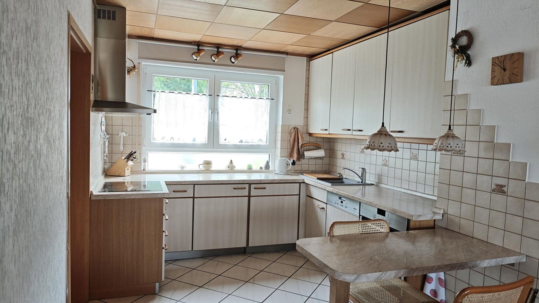 Prodej domu 127 m², pozemek 313 m², Oberlinstraße 42, Wiesbaden, Hessen Prodej domu 127 m², pozemek 313 m², Oberlinstraße 42, Wiesbaden, Hessen