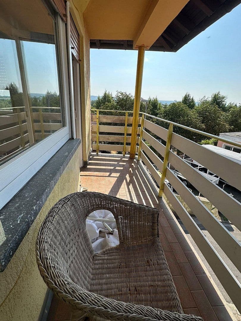 Pronájem bytu 2+1 73 m², Naheweinstrasse 66, Laubenheim, Porýní-Falc Pronájem bytu 2+1 73 m², Naheweinstrasse 66, Laubenheim, Porýní-Falc