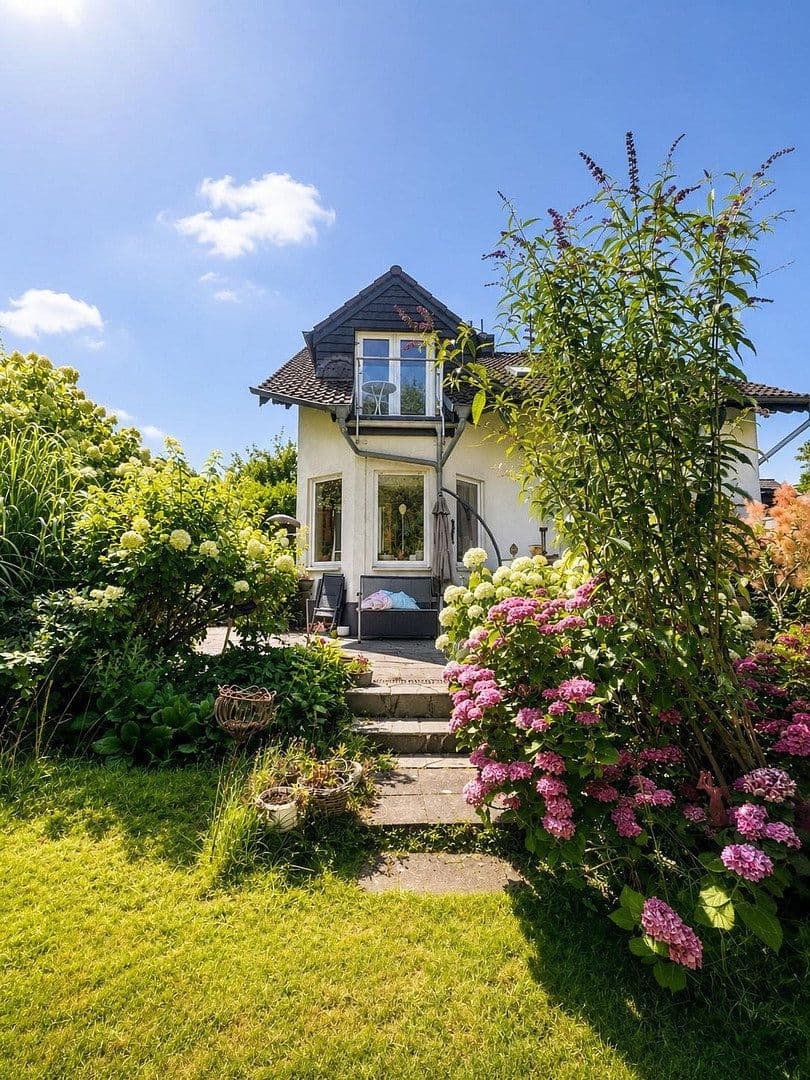 Pronájem domu 140 m², pozemek 507 m², Haan, Severní Porýní-Vestfálsko Pronájem domu 140 m², pozemek 507 m², Haan, Severní Porýní-Vestfálsko