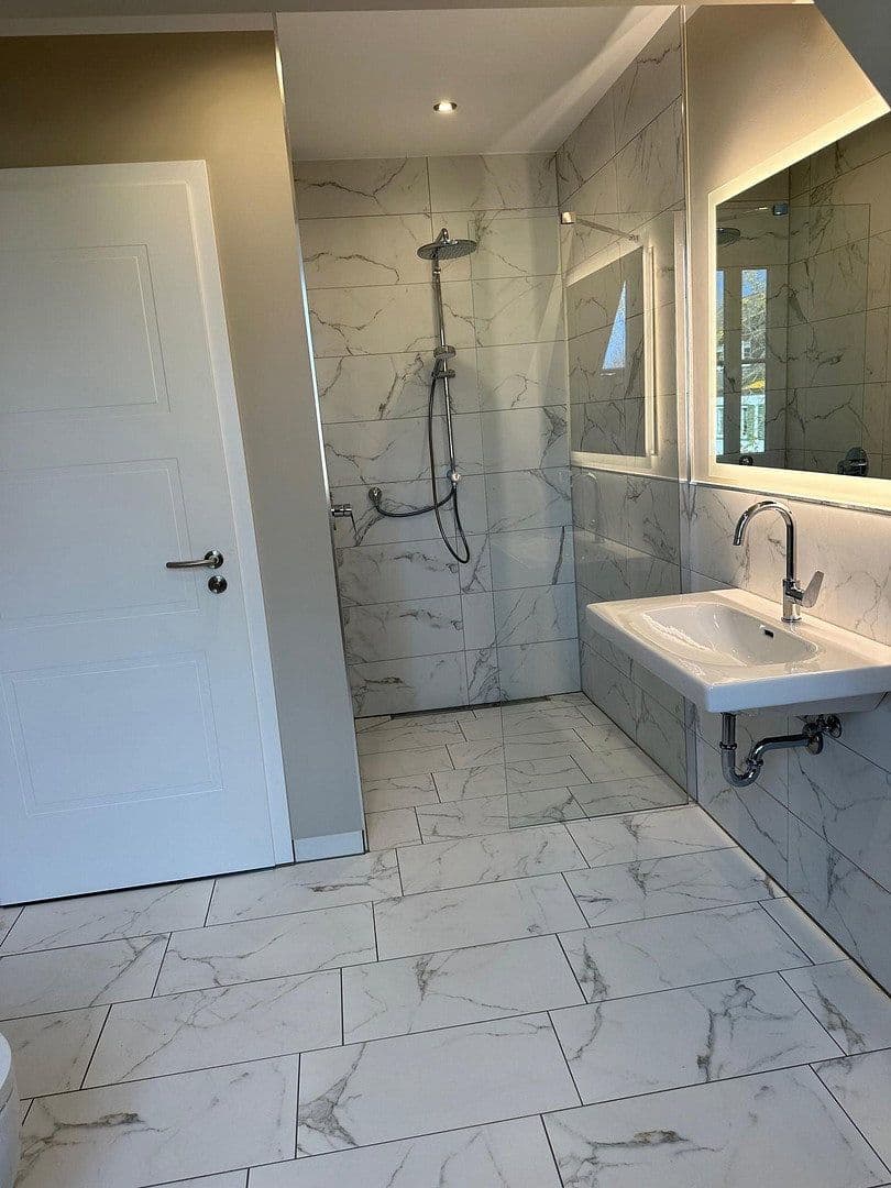 Pronájem domu 112 m², pozemek 130 m², Fährstraße 9, Reihenhaus 1 -, Bad Dürrenberg, Sasko-Anhaltsko Pronájem domu 112 m², pozemek 130 m², Fährstraße 9, Reihenhaus 1 -, Bad Dürrenberg, Sasko-Anhaltsko