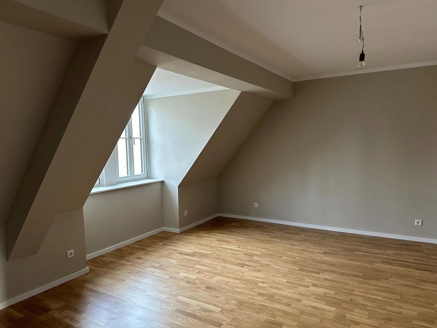 Pronájem domu 112 m², pozemek 130 m², Fährstraße 9, Reihenhaus 1 -, Bad Dürrenberg, Sasko-Anhaltsko Pronájem domu 112 m², pozemek 130 m², Fährstraße 9, Reihenhaus 1 -, Bad Dürrenberg, Sasko-Anhaltsko
