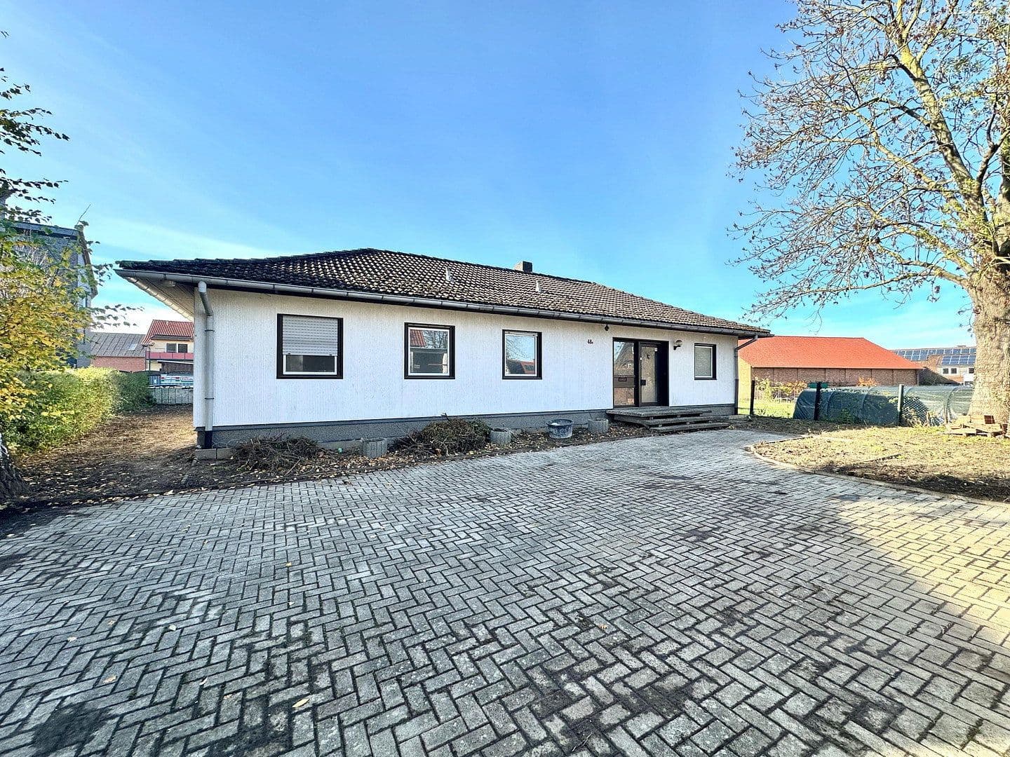Prodej domu 149 m², pozemek 747 m², Rathausstraße 48a, Giesen, Dolní Sasko Prodej domu 149 m², pozemek 747 m², Rathausstraße 48a, Giesen, Dolní Sasko