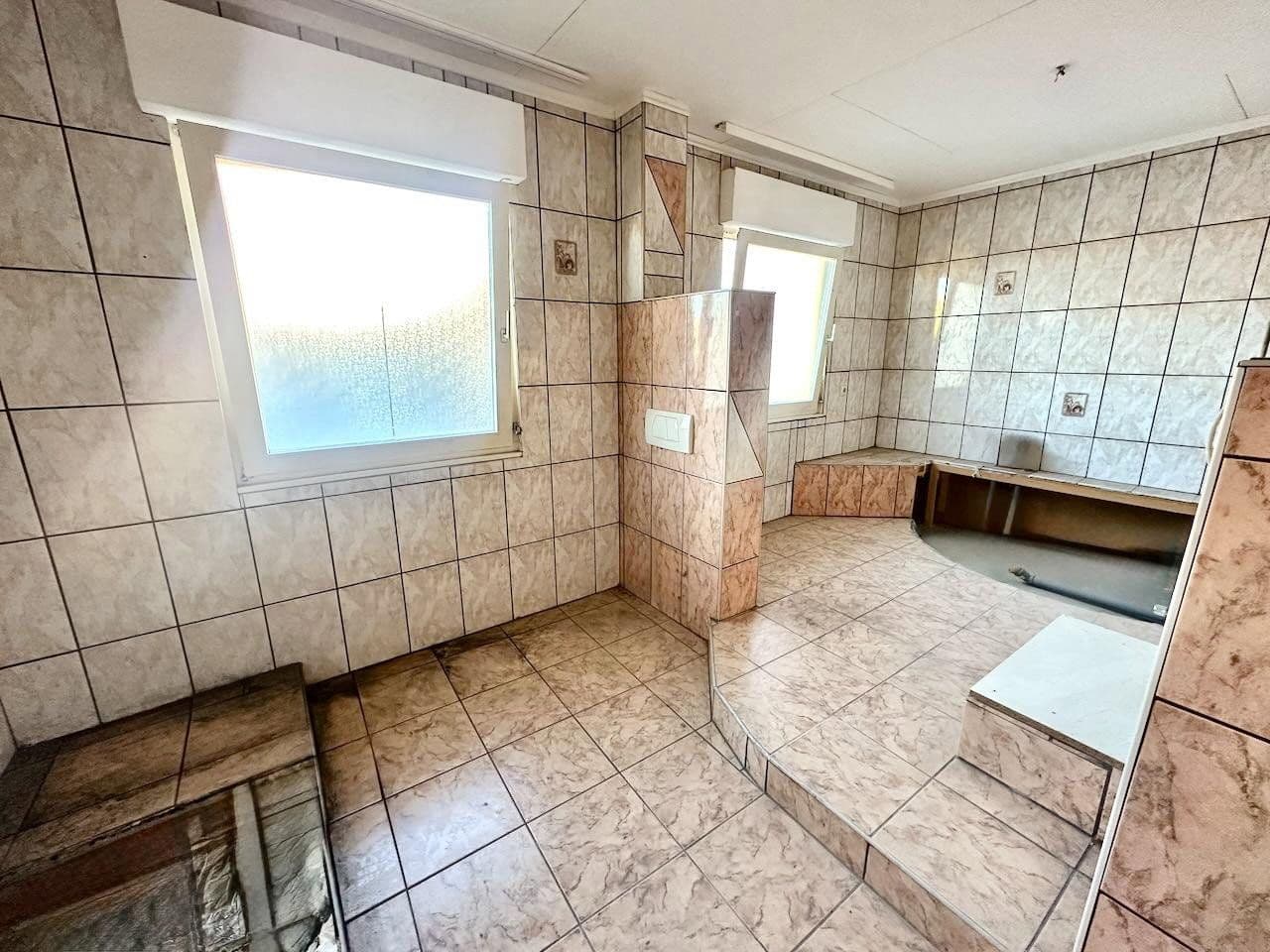 Prodej domu 149 m², pozemek 747 m², Rathausstraße 48a, Giesen, Dolní Sasko Prodej domu 149 m², pozemek 747 m², Rathausstraße 48a, Giesen, Dolní Sasko