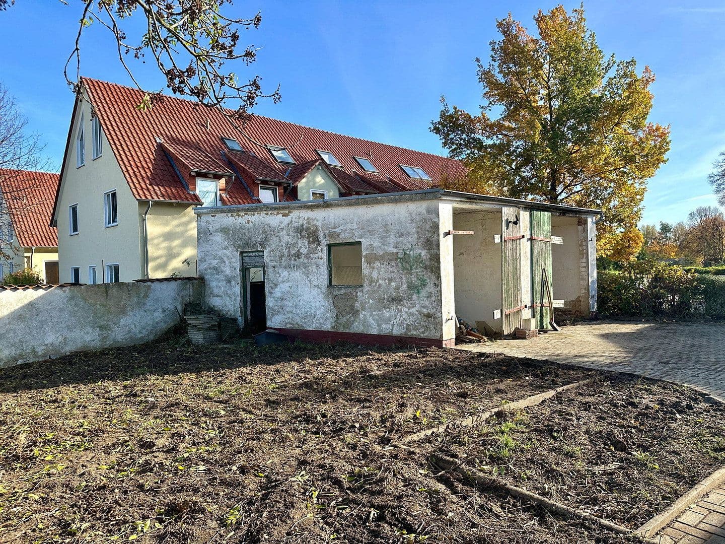 Prodej domu 149 m², pozemek 747 m², Rathausstraße 48a, Giesen, Dolní Sasko Prodej domu 149 m², pozemek 747 m², Rathausstraße 48a, Giesen, Dolní Sasko