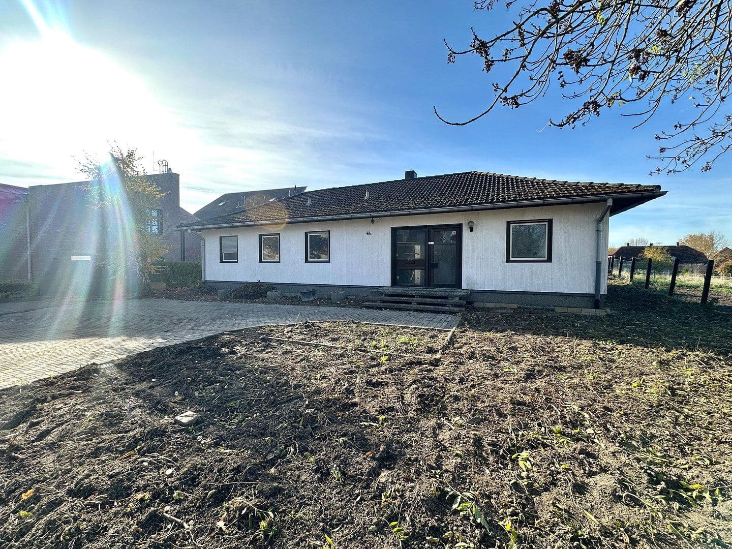 Prodej domu 149 m², pozemek 747 m², Rathausstraße 48a, Giesen, Dolní Sasko Prodej domu 149 m², pozemek 747 m², Rathausstraße 48a, Giesen, Dolní Sasko