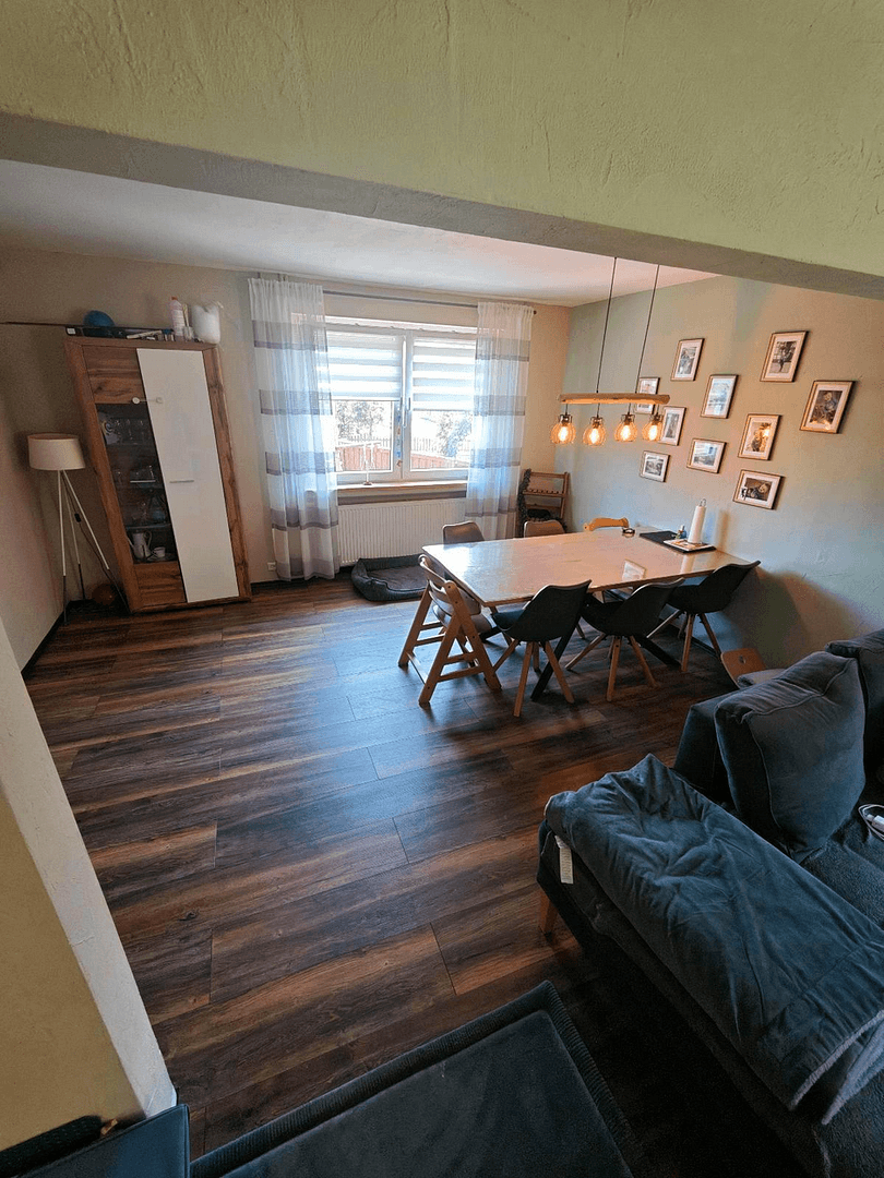 Prodej domu 130 m², pozemek 255 m², Rinteln, Dolní Sasko Prodej domu 130 m², pozemek 255 m², Rinteln, Dolní Sasko