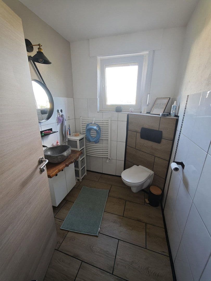 Prodej domu 130 m², pozemek 255 m², Rinteln, Dolní Sasko Prodej domu 130 m², pozemek 255 m², Rinteln, Dolní Sasko