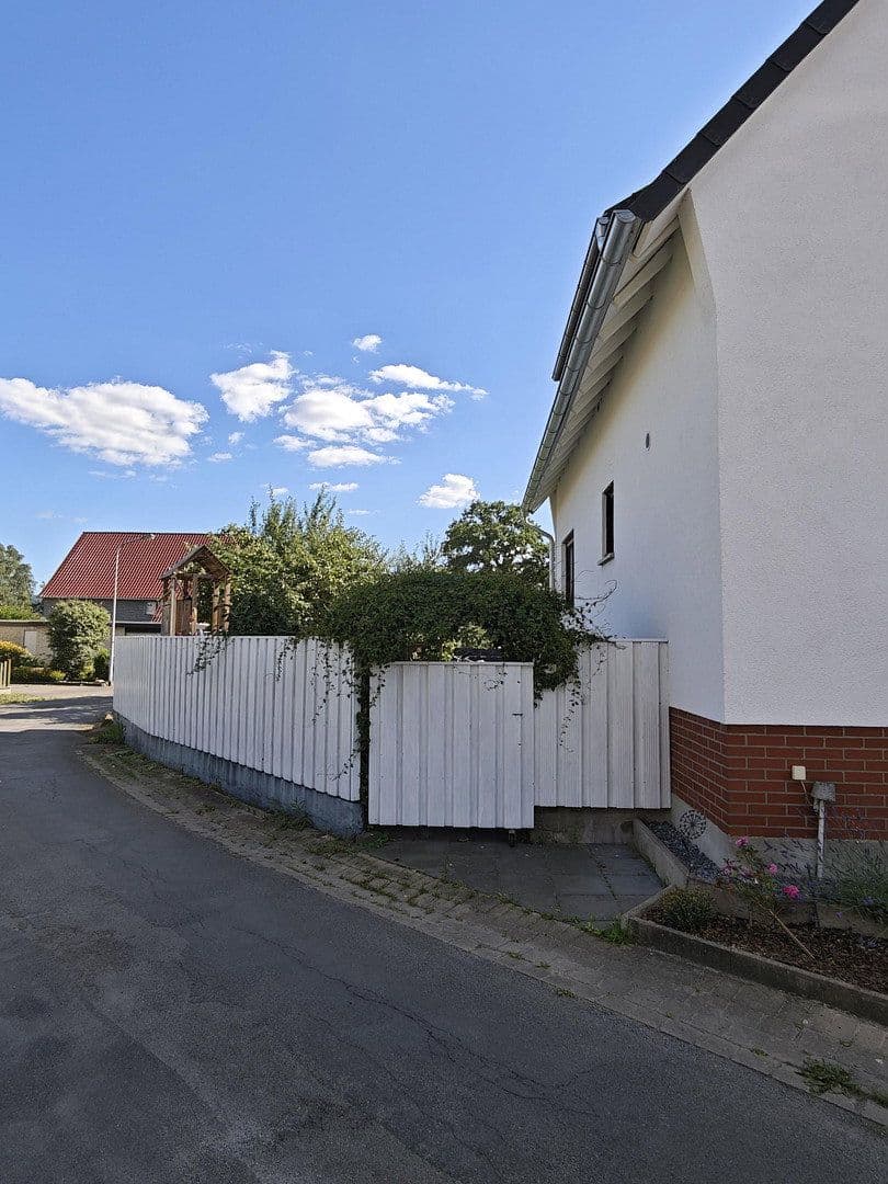 Prodej domu 130 m², pozemek 255 m², Rinteln, Dolní Sasko Prodej domu 130 m², pozemek 255 m², Rinteln, Dolní Sasko