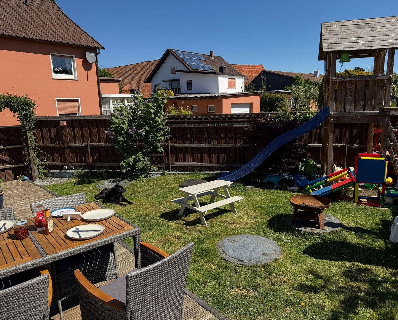 Prodej domu 130 m², pozemek 255 m², Rinteln, Dolní Sasko Prodej domu 130 m², pozemek 255 m², Rinteln, Dolní Sasko