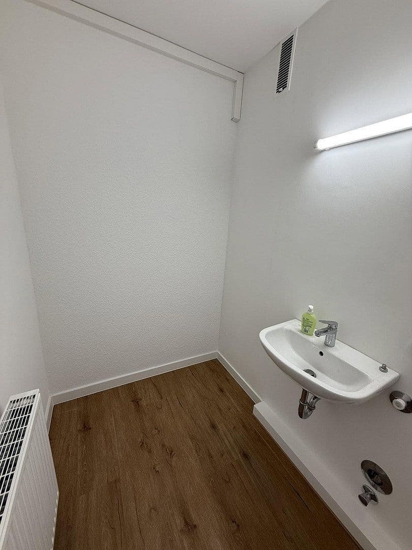 Prodej bytu 2+kk 72 m², Friedrich-Erbert Straße 28, Siegen, Severní Porýní-Vestfálsko Prodej bytu 2+kk 72 m², Friedrich-Erbert Straße 28, Siegen, Severní Porýní-Vestfálsko