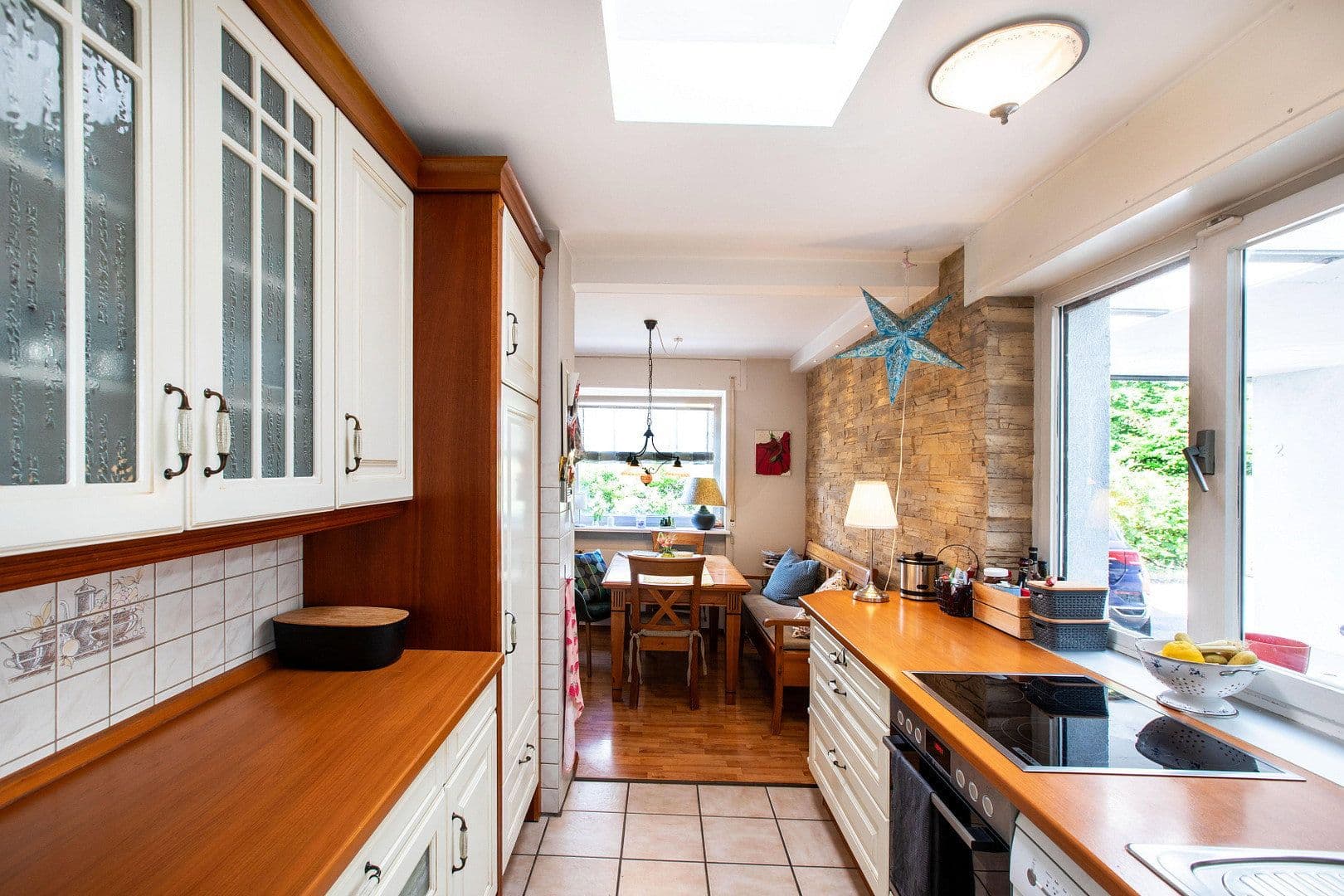 Prodej domu 140 m², pozemek 509 m², Sulzbach (Taunus), Hessen Prodej domu 140 m², pozemek 509 m², Sulzbach (Taunus), Hessen