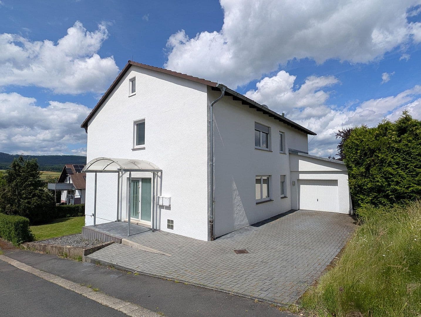 Prodej domu 200 m², pozemek 752 m², Jesberg, Hessen Prodej domu 200 m², pozemek 752 m², Jesberg, Hessen