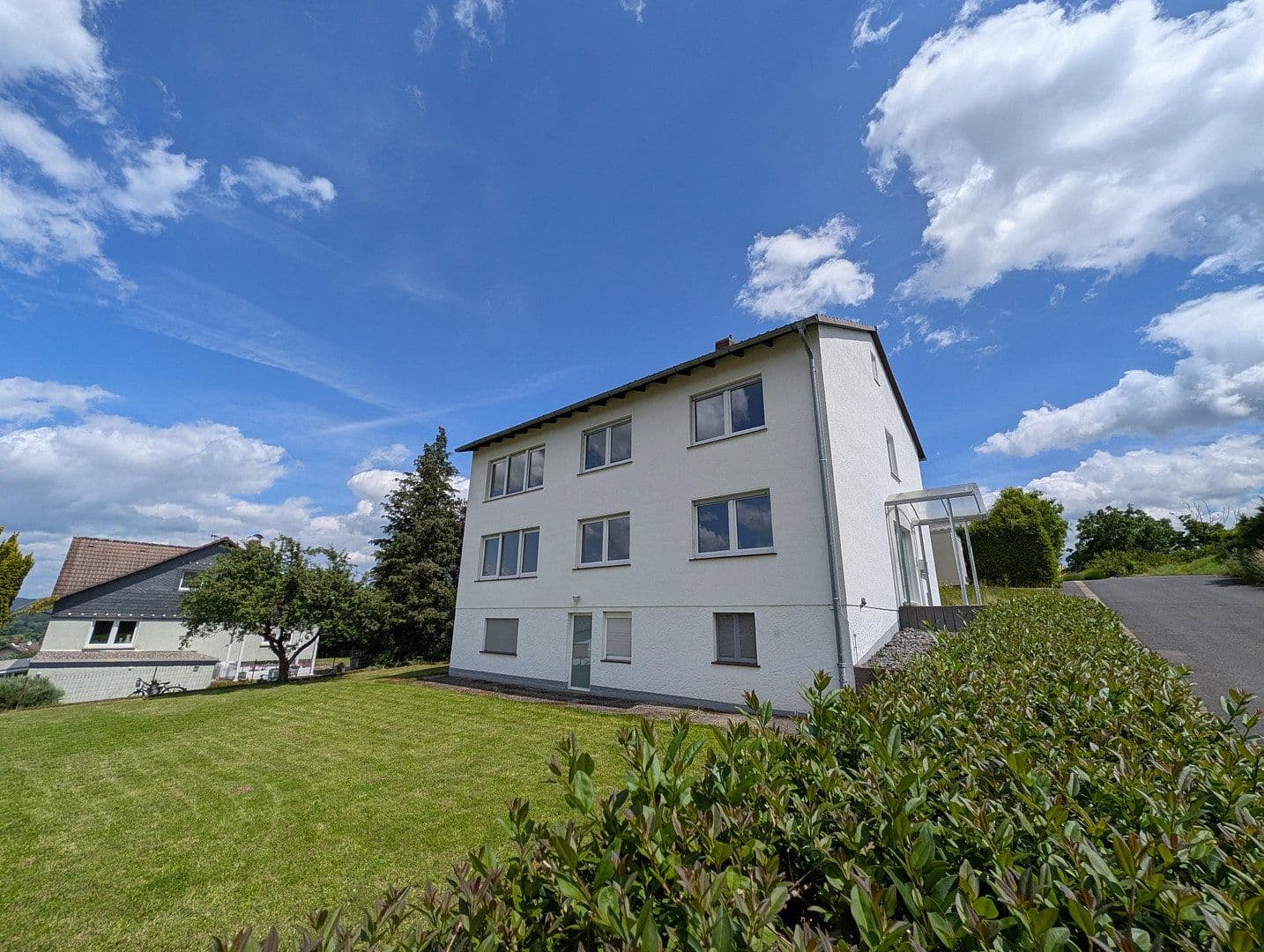 Prodej domu 200 m², pozemek 752 m², Jesberg, Hessen Prodej domu 200 m², pozemek 752 m², Jesberg, Hessen