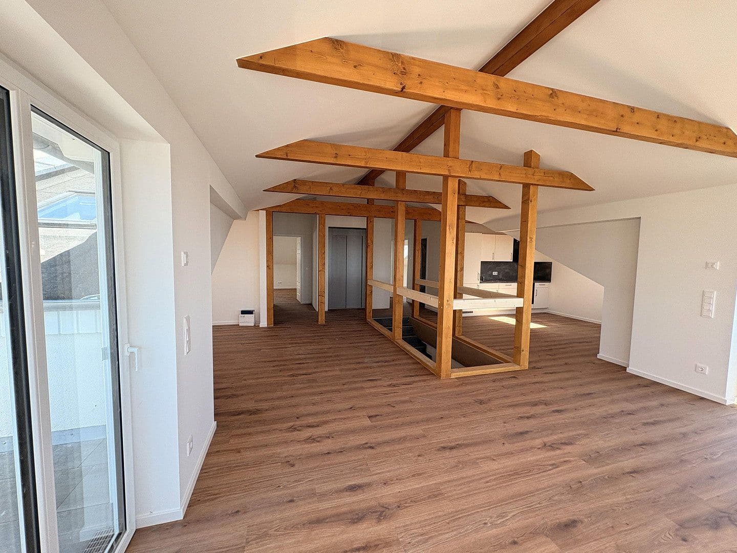 Prodej bytu 4+1 112 m², Ringstraße 17, Sassnitz, Mecklenburg-Vorpommern Prodej bytu 4+1 112 m², Ringstraße 17, Sassnitz, Mecklenburg-Vorpommern