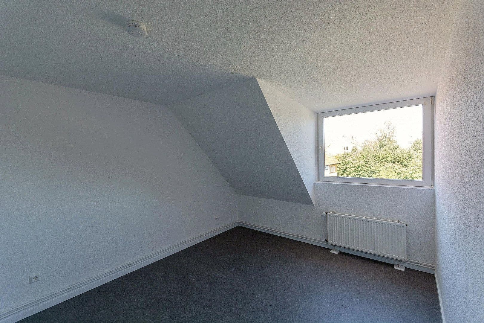 Pronájem bytu 4+1 79 m², Burgdorf, Dolní Sasko Pronájem bytu 4+1 79 m², Burgdorf, Dolní Sasko