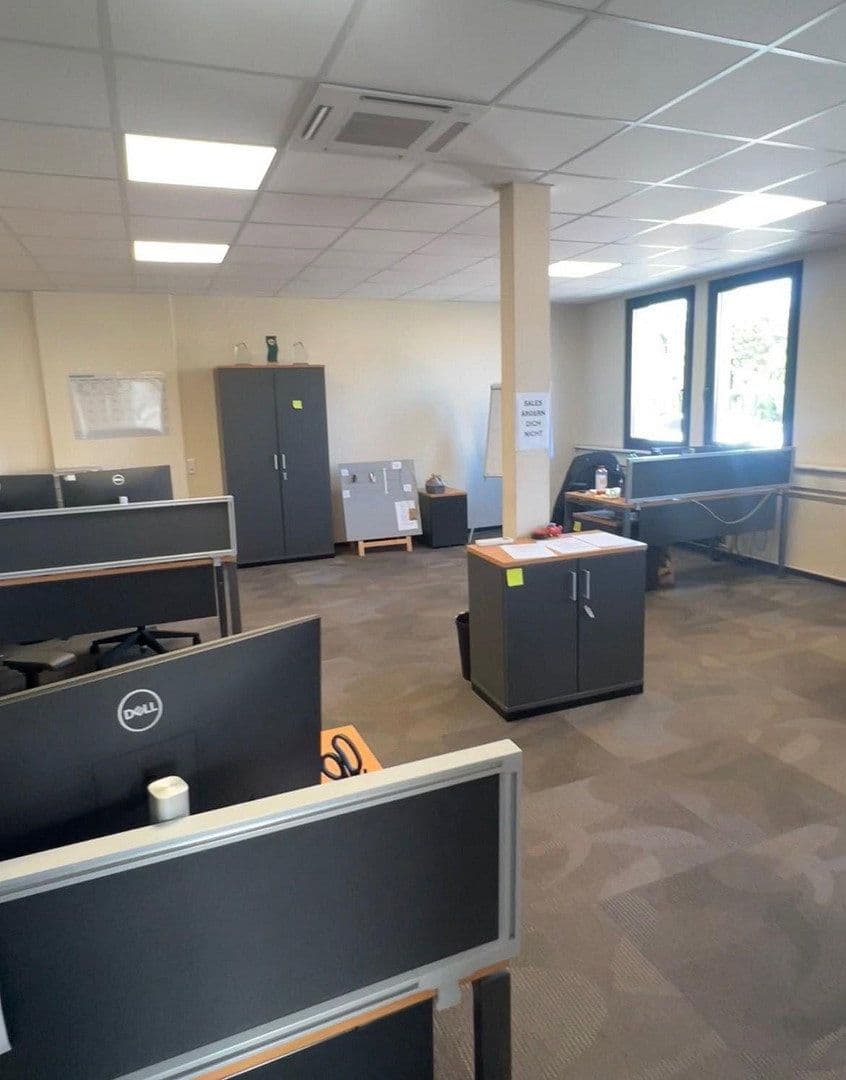 Pronájem nebytového prostoru 460 m², Konrad-Adenauer-Str. 49, Reutlingen, Bádensko-Württembersko Pronájem nebytového prostoru 460 m², Konrad-Adenauer-Str. 49, Reutlingen, Bádensko-Württembersko