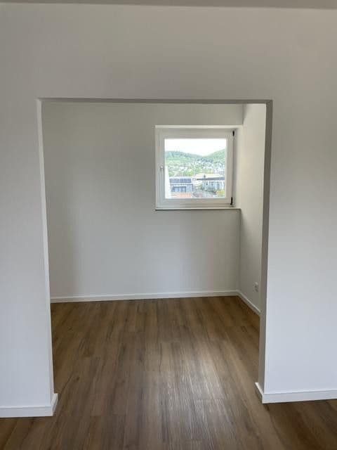 Pronájem bytu 1+kk 40 m², Rheinallee 8, Bad Hönningen, Porýní-Falc Pronájem bytu 1+kk 40 m², Rheinallee 8, Bad Hönningen, Porýní-Falc