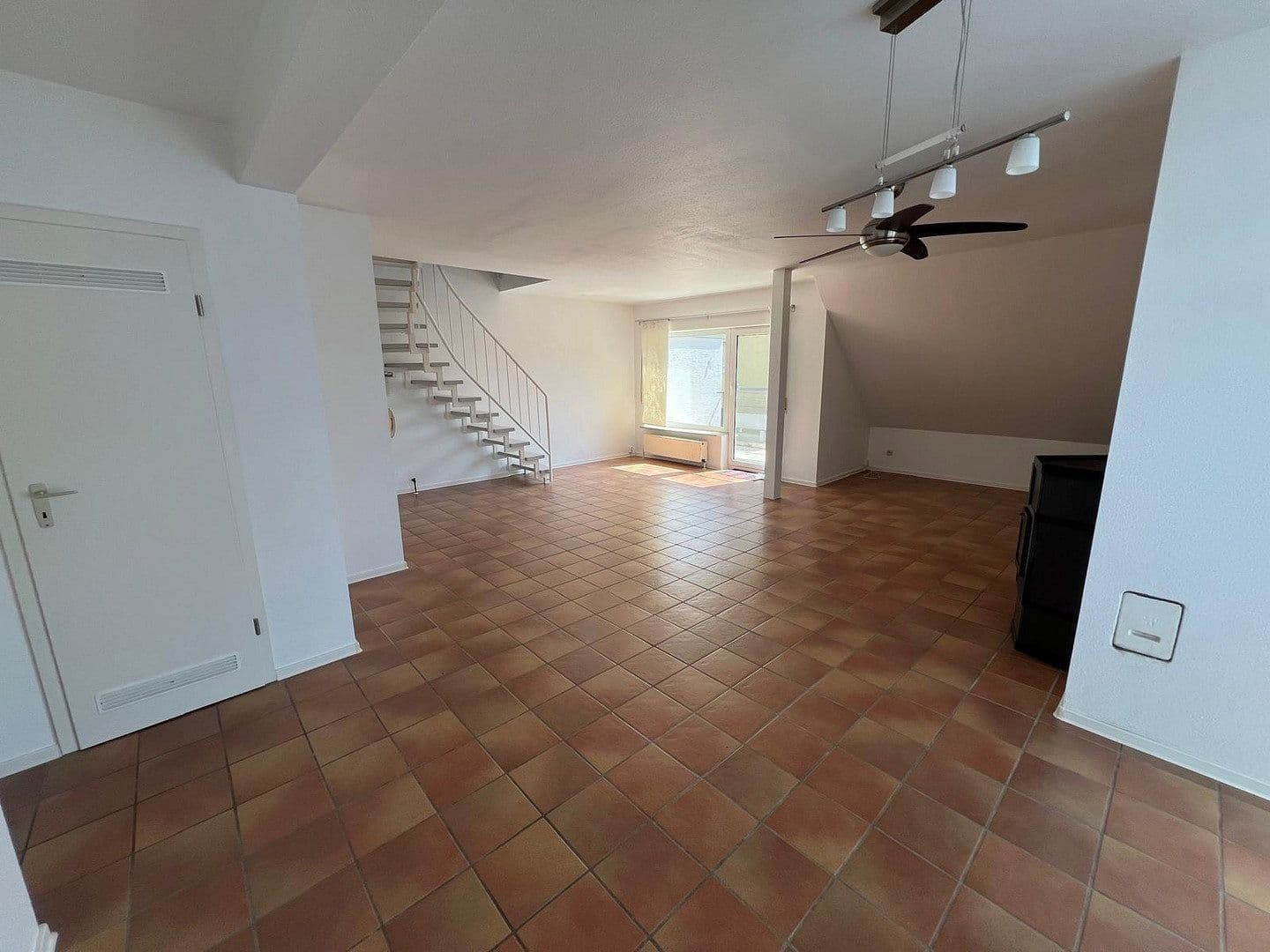 Pronájem bytu 2+1 79 m², Rosmarinheide 18a, Troisdorf, Severní Porýní-Vestfálsko Pronájem bytu 2+1 79 m², Rosmarinheide 18a, Troisdorf, Severní Porýní-Vestfálsko
