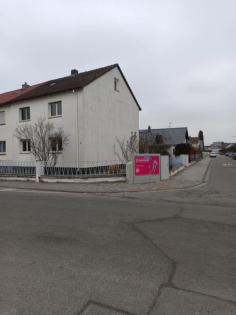 Prodej domu 137 m², pozemek 343 m², Griesheim, Hessen Prodej domu 137 m², pozemek 343 m², Griesheim, Hessen