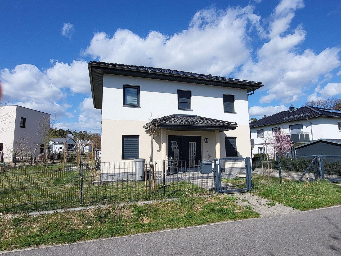 Prodej domu 130 m², pozemek 700 m², Am Lärchengrund 3, Bad Saarow, Braniborsko Prodej domu 130 m², pozemek 700 m², Am Lärchengrund 3, Bad Saarow, Braniborsko
