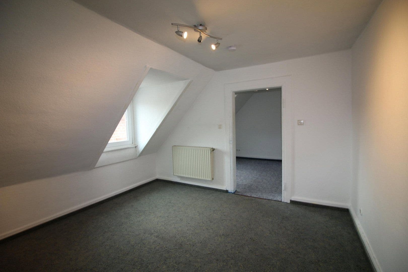 Prodej domu 121 m², pozemek 270 m², Flurstraße 7, Otterberg, Porýní-Falc Prodej domu 121 m², pozemek 270 m², Flurstraße 7, Otterberg, Porýní-Falc