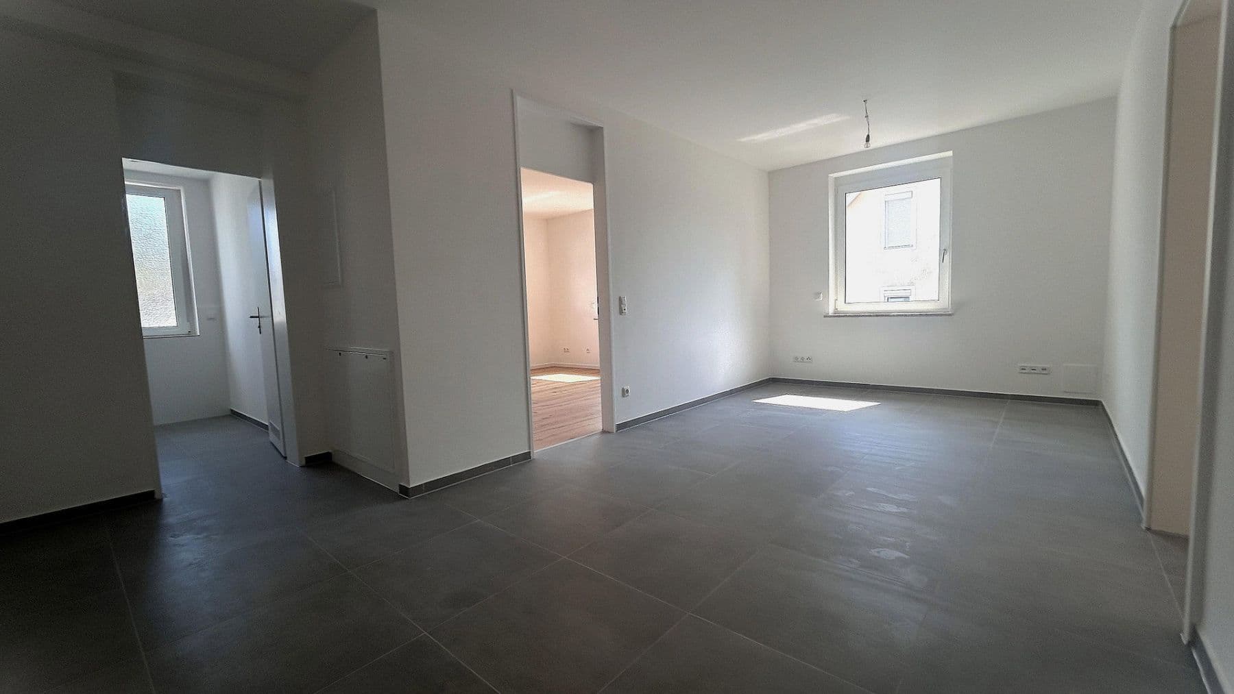 Pronájem bytu 2+kk 89 m², Ellingerweg 98, München, Bavorsko Pronájem bytu 2+kk 89 m², Ellingerweg 98, München, Bavorsko