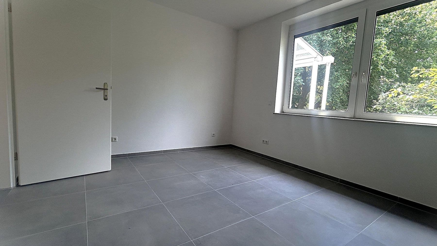 Pronájem bytu 2+kk 89 m², Ellingerweg 98, München, Bavorsko Pronájem bytu 2+kk 89 m², Ellingerweg 98, München, Bavorsko