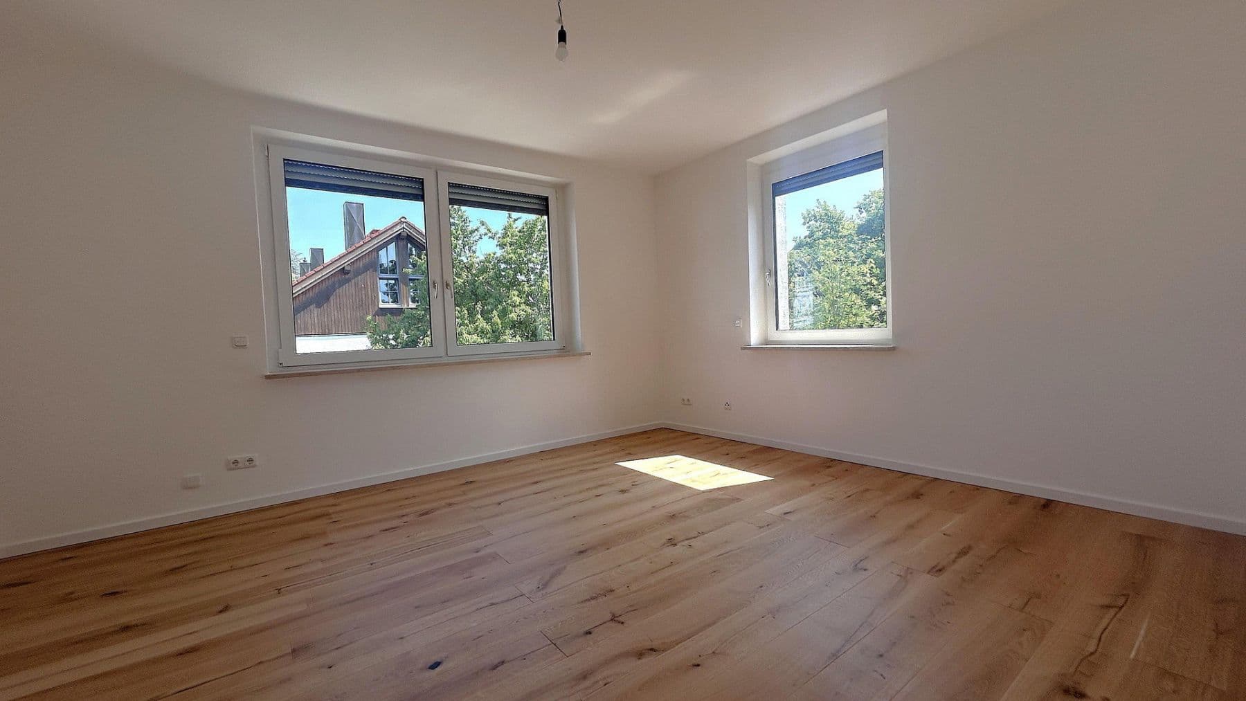Pronájem bytu 2+kk 89 m², Ellingerweg 98, München, Bavorsko Pronájem bytu 2+kk 89 m², Ellingerweg 98, München, Bavorsko
