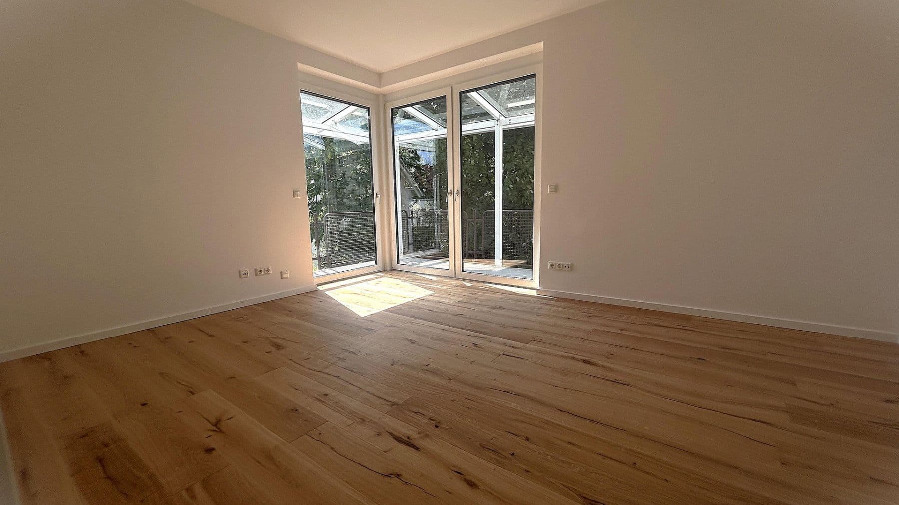 Pronájem bytu 2+kk 89 m², Ellingerweg 98, München, Bavorsko Pronájem bytu 2+kk 89 m², Ellingerweg 98, München, Bavorsko