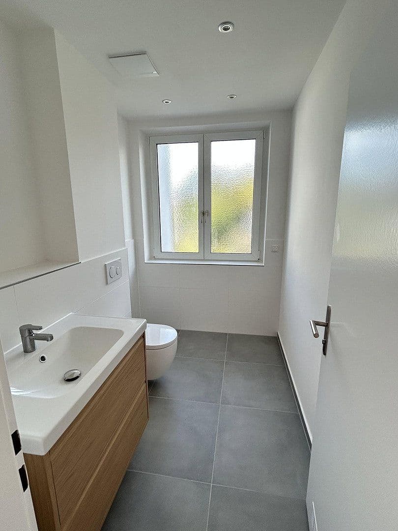 Pronájem bytu 2+kk 89 m², Ellingerweg 98, München, Bavorsko Pronájem bytu 2+kk 89 m², Ellingerweg 98, München, Bavorsko