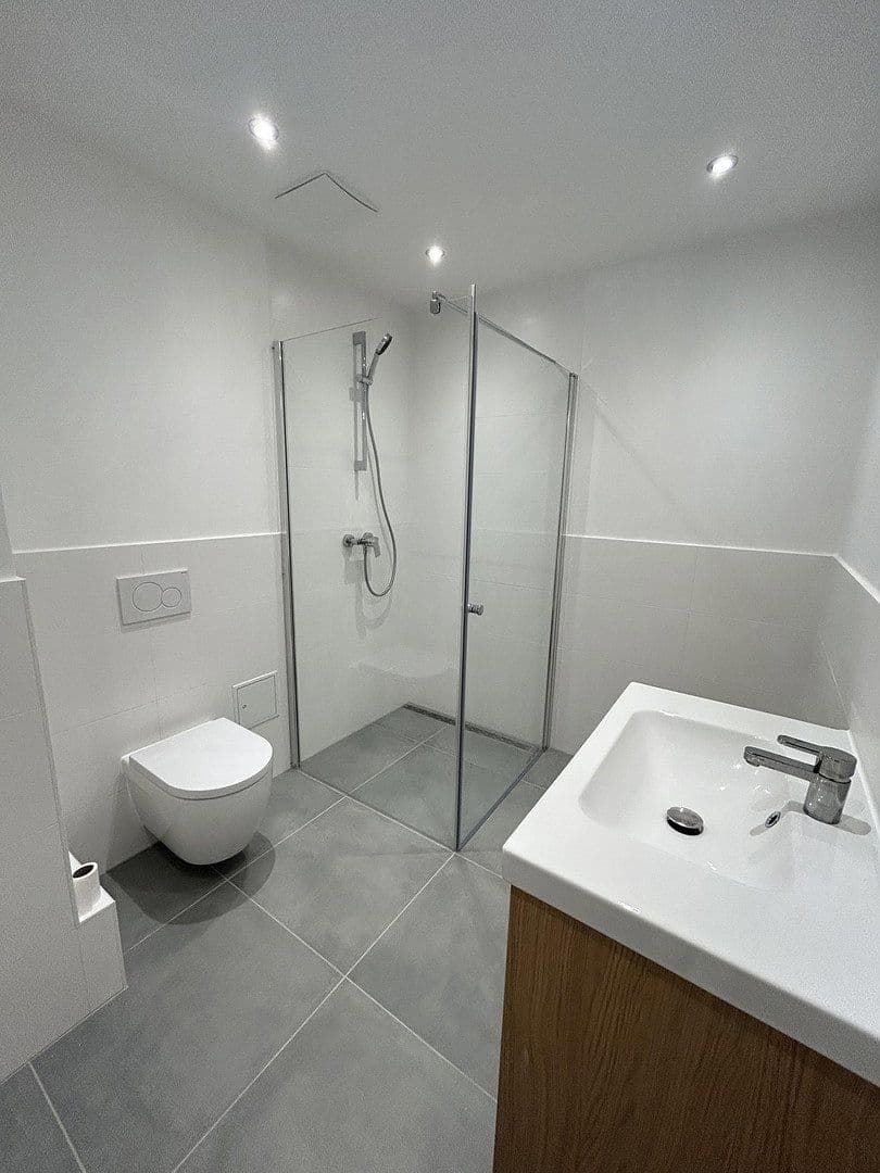 Pronájem bytu 2+kk 89 m², Ellingerweg 98, München, Bavorsko Pronájem bytu 2+kk 89 m², Ellingerweg 98, München, Bavorsko